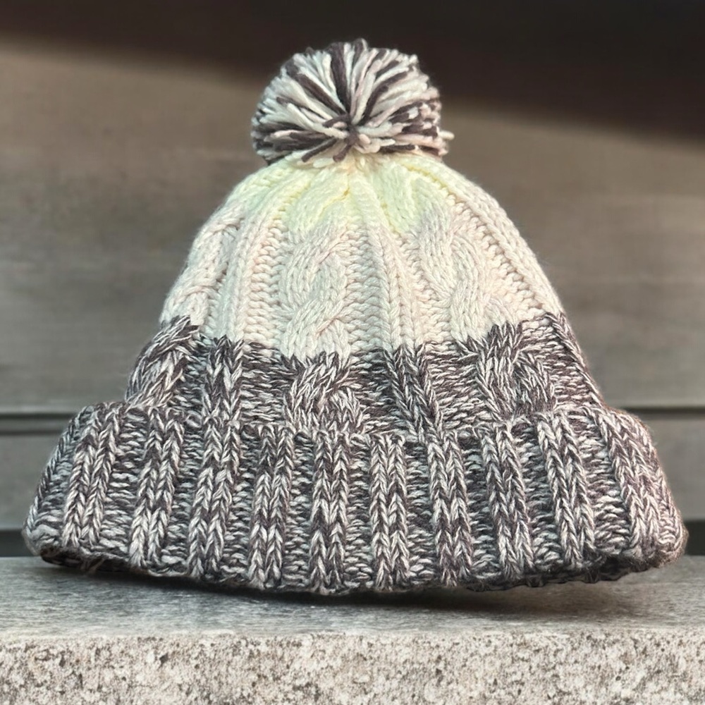 Three tone women’s Pom Pom hat
